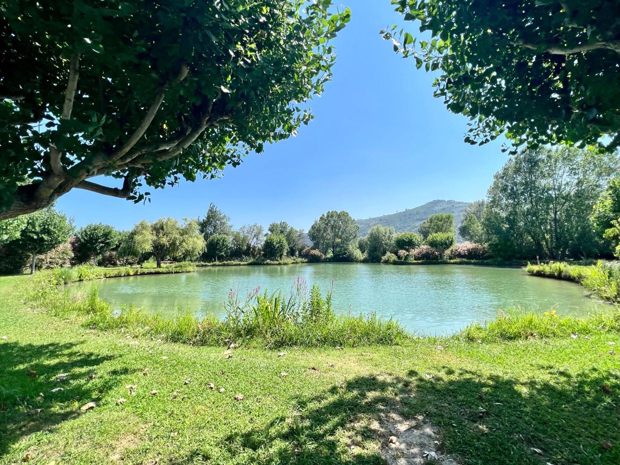 Domaine Du Lac De La Vallee La Roquette-sur-Siagne 外观 照片