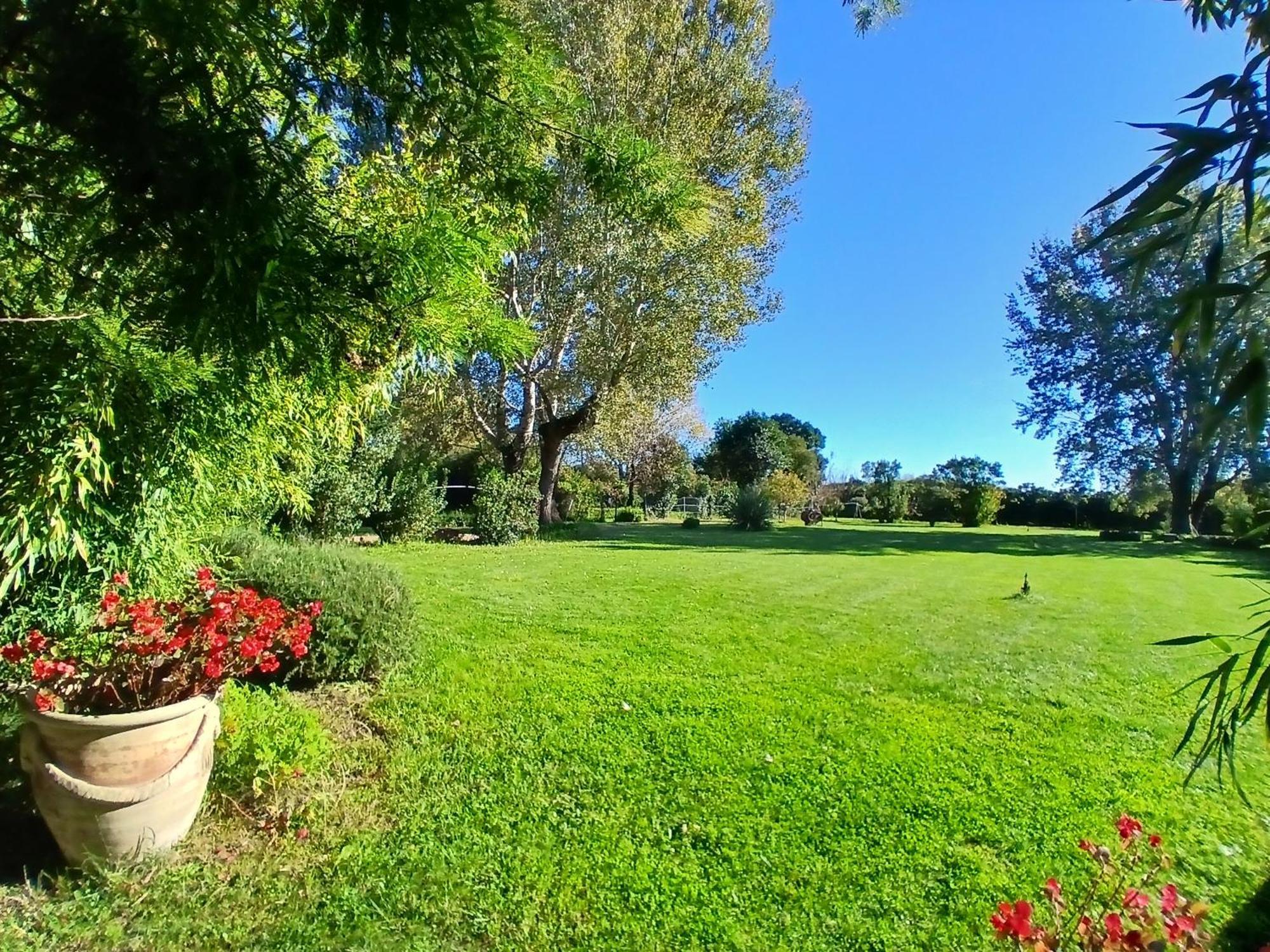 Domaine Du Lac De La Vallee La Roquette-sur-Siagne 外观 照片